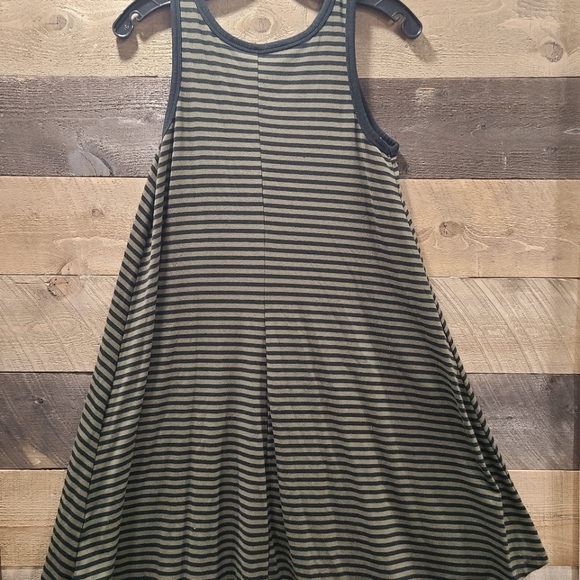 Sleeveless Dress - Picture 2 of 2